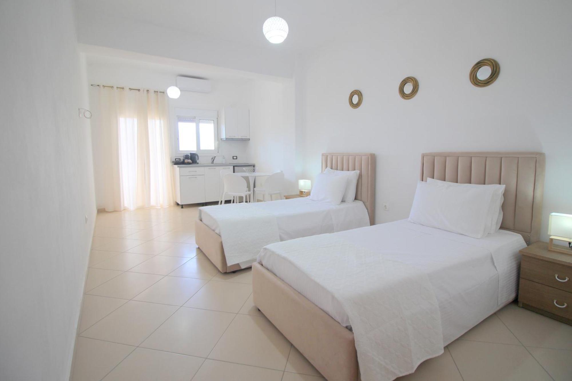 Nefeli'S Apartment Himare Esterno foto