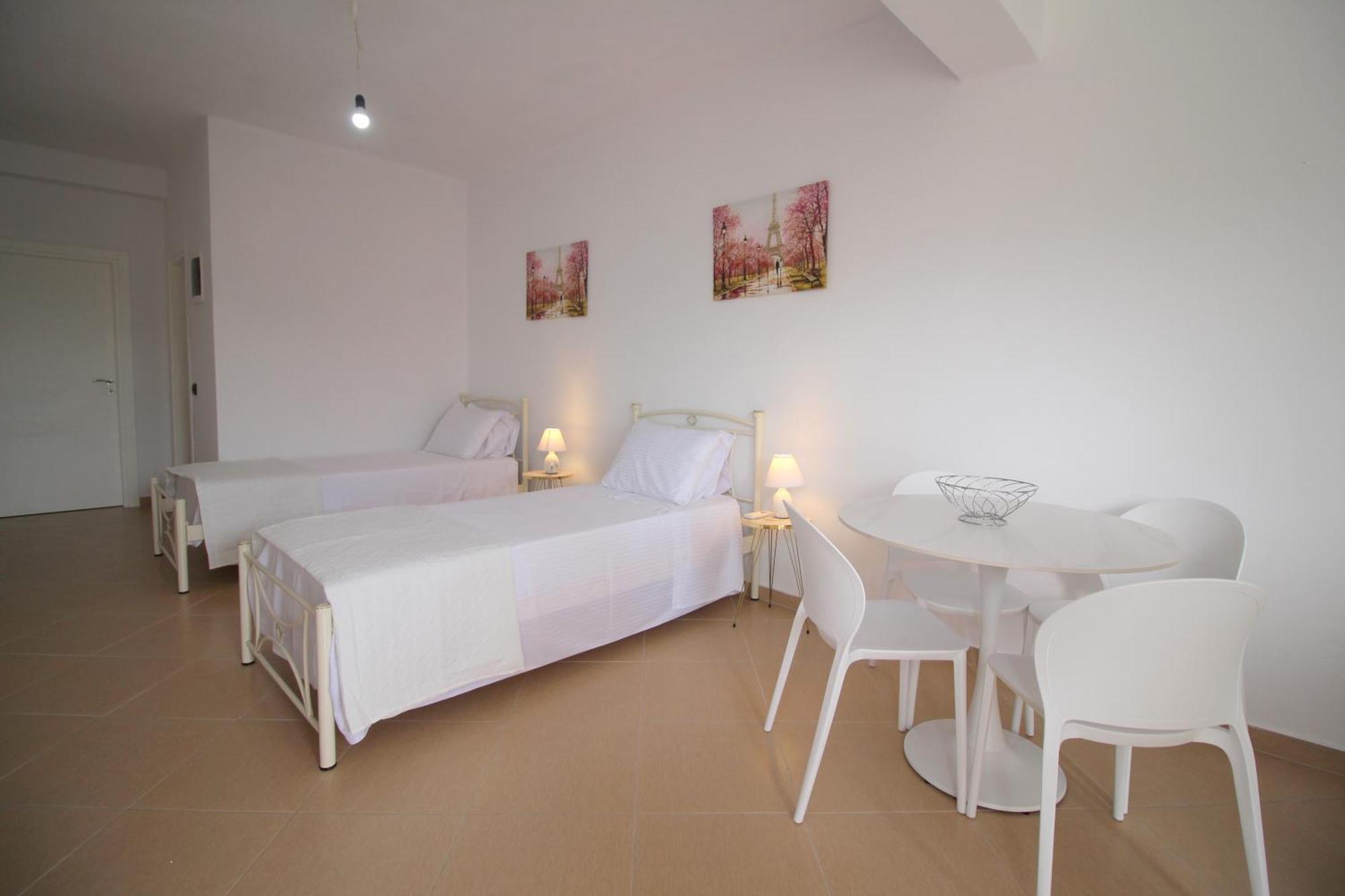 Nefeli'S Apartment Himare Esterno foto