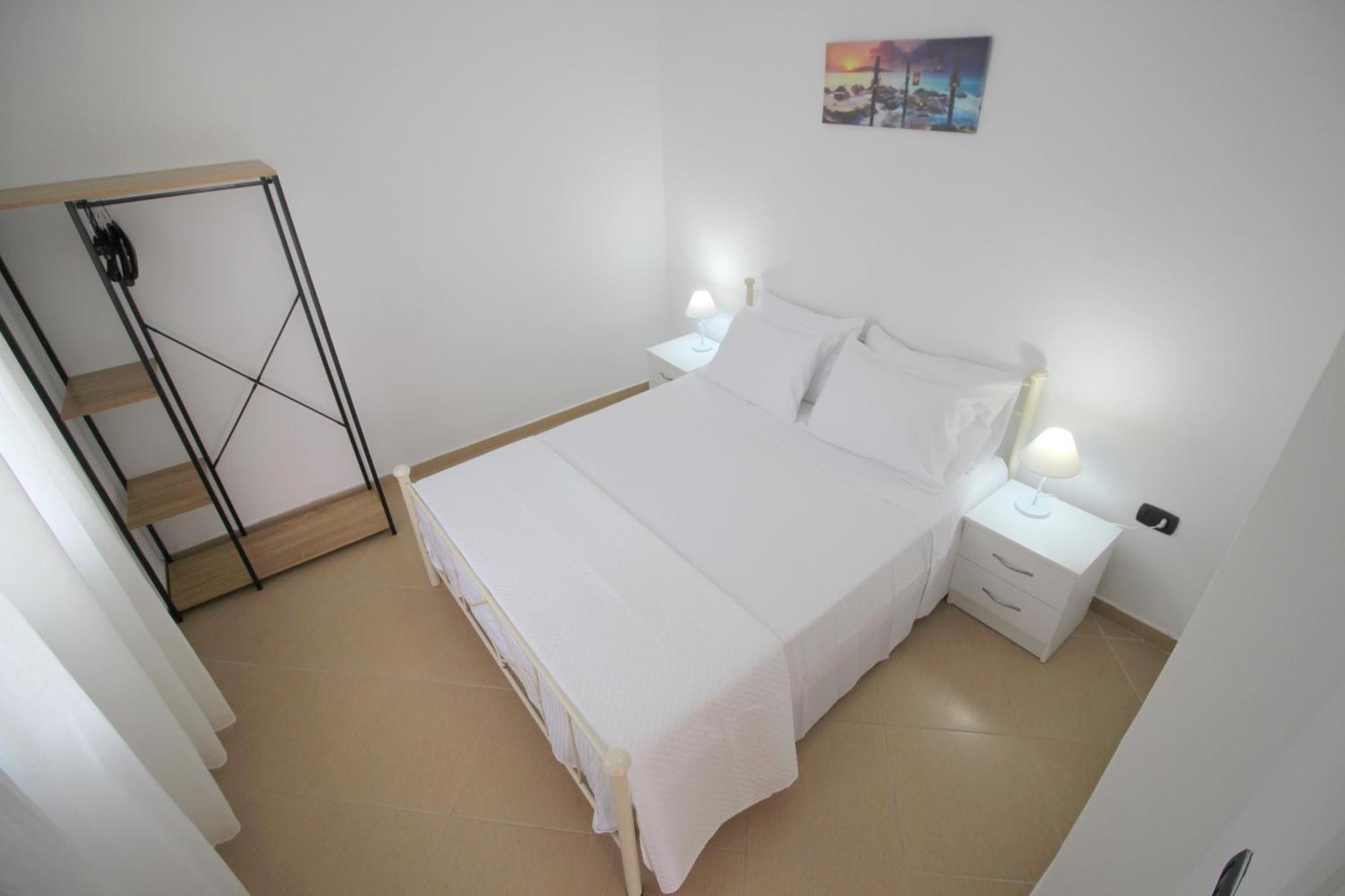 Nefeli'S Apartment Himare Esterno foto
