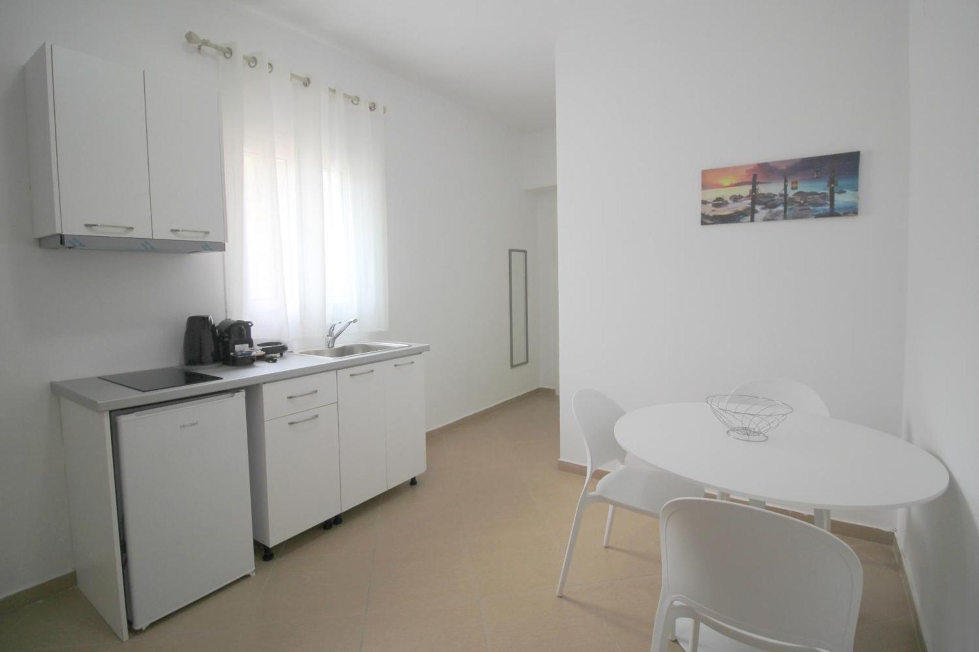 Nefeli'S Apartment Himare Esterno foto