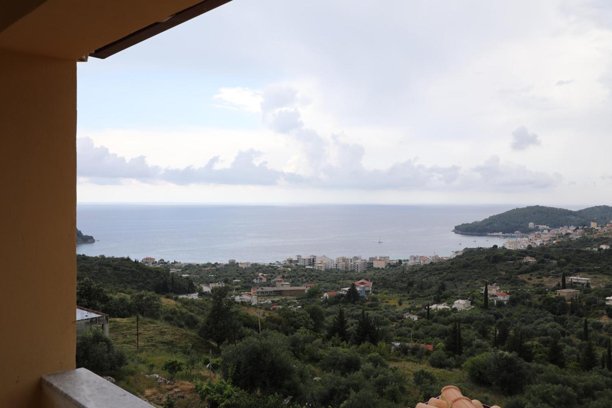 Nefeli'S Apartment Himare Esterno foto