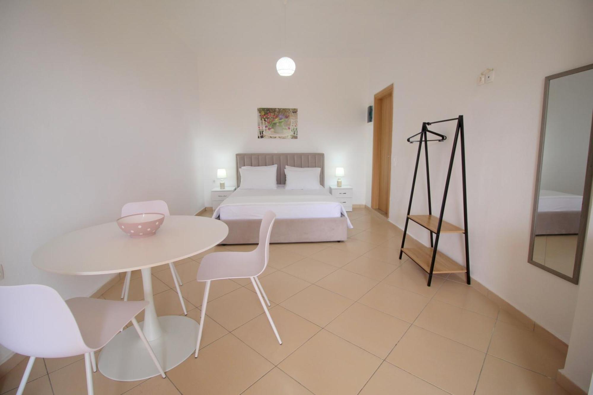 Nefeli'S Apartment Himare Esterno foto